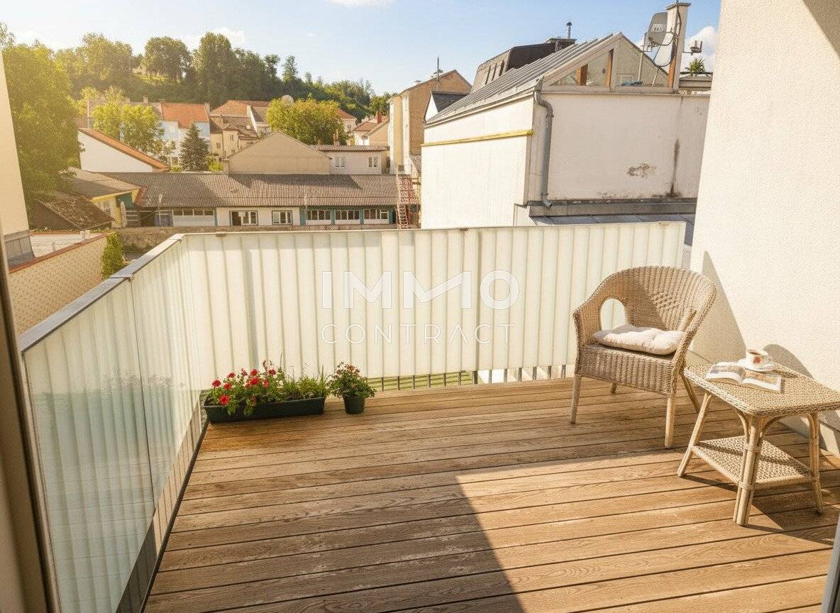 Apartment in center near main square balcony