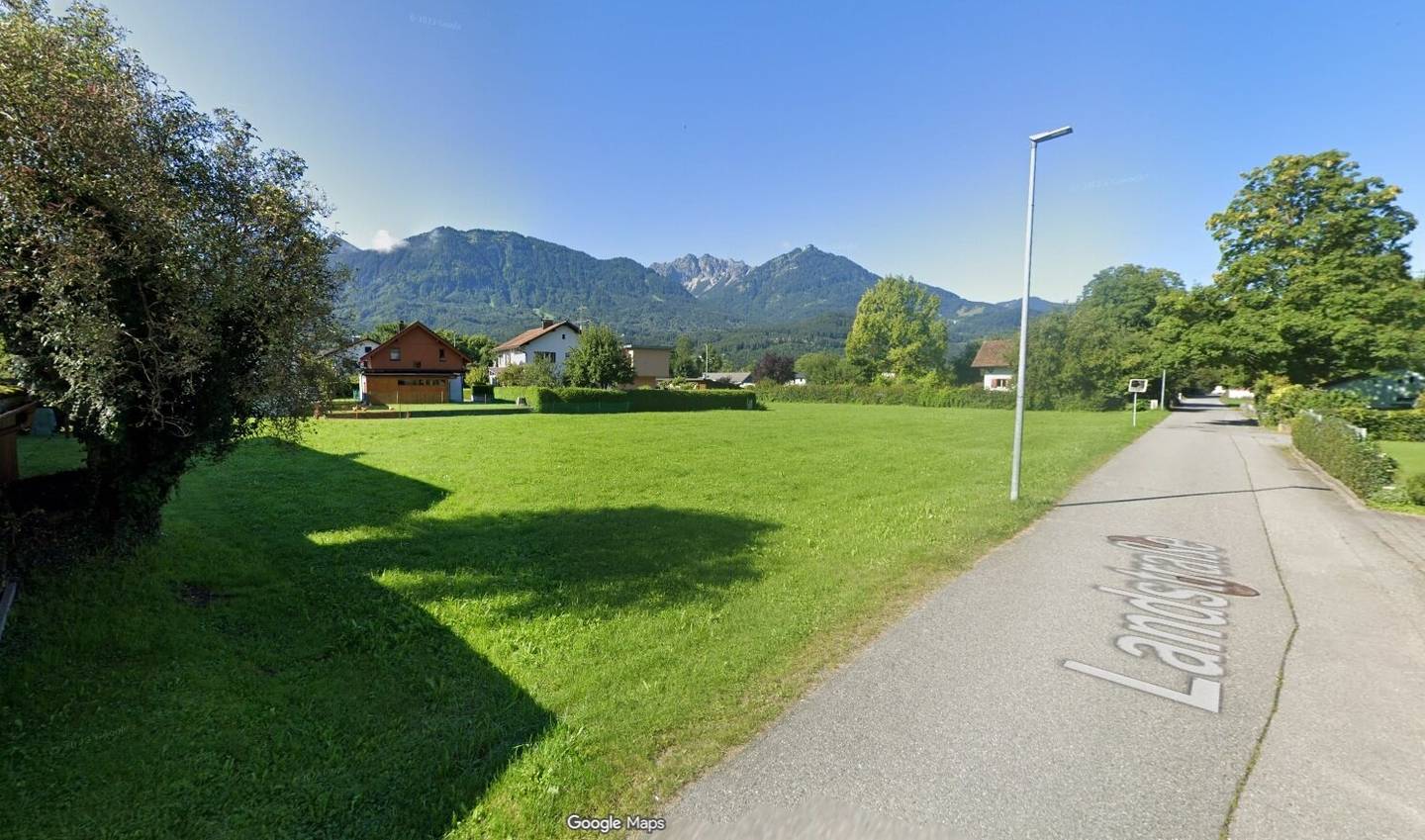 Grundstück in ruhiger Lage mit guter Verkehrsanbindung