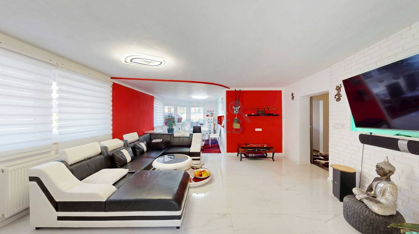 Renovated apartment in Schmirn with garden terrace