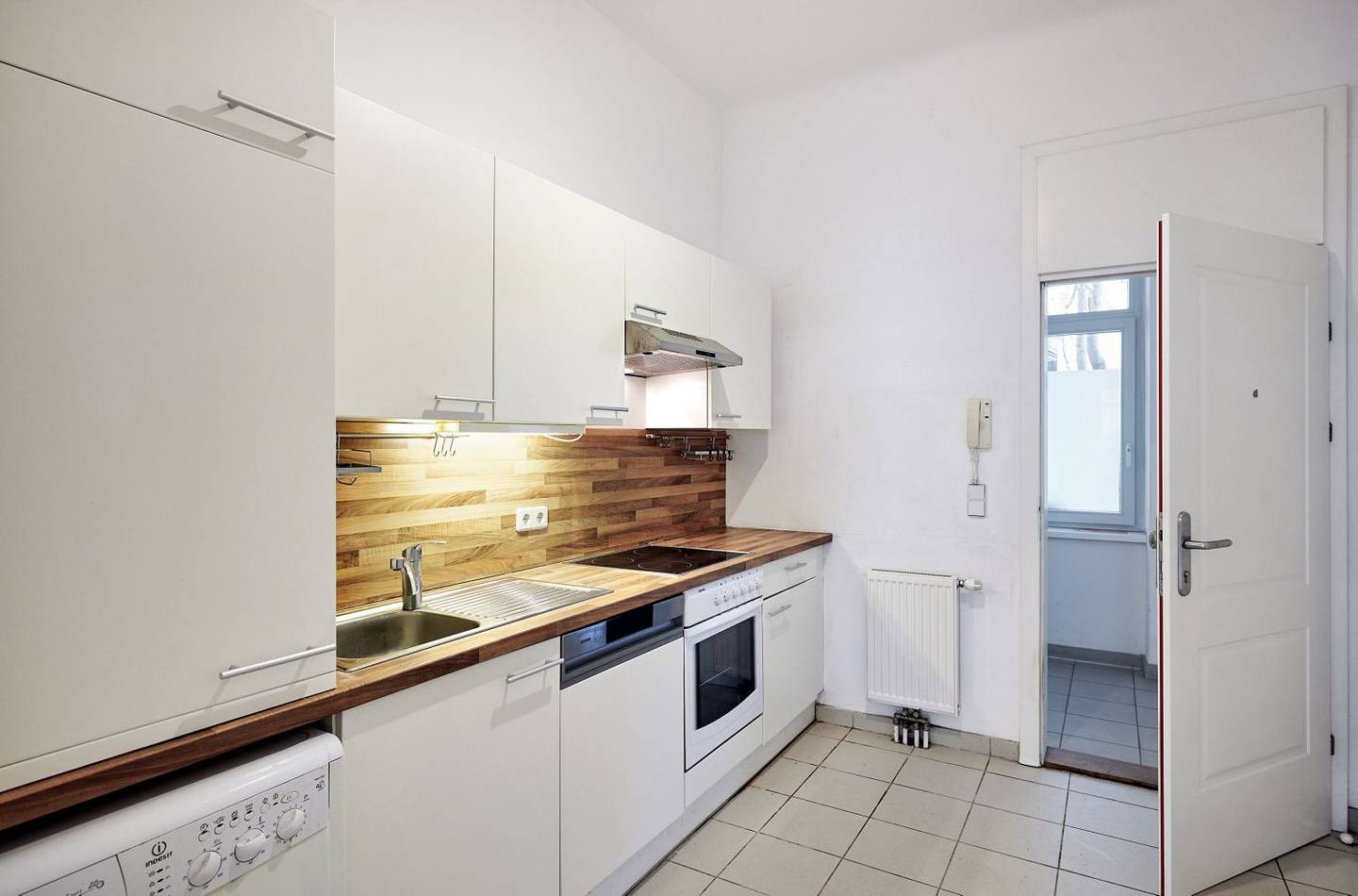 Bright apartment in historic building with elevator