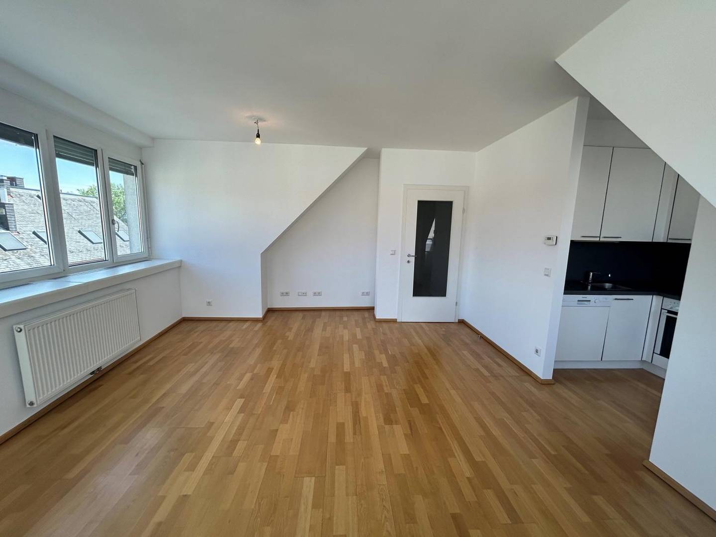New build top floor apartment with roof terraces