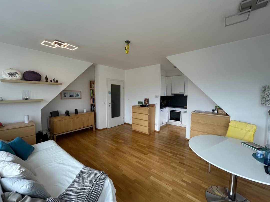 New build top floor apartment with roof terraces