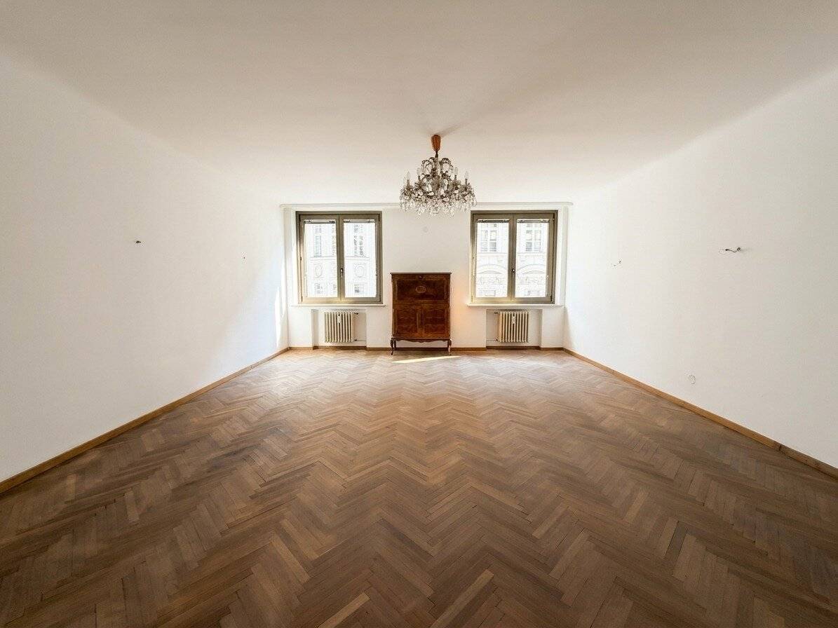 Wohnung nahe der Staatsoper mit Potenzial