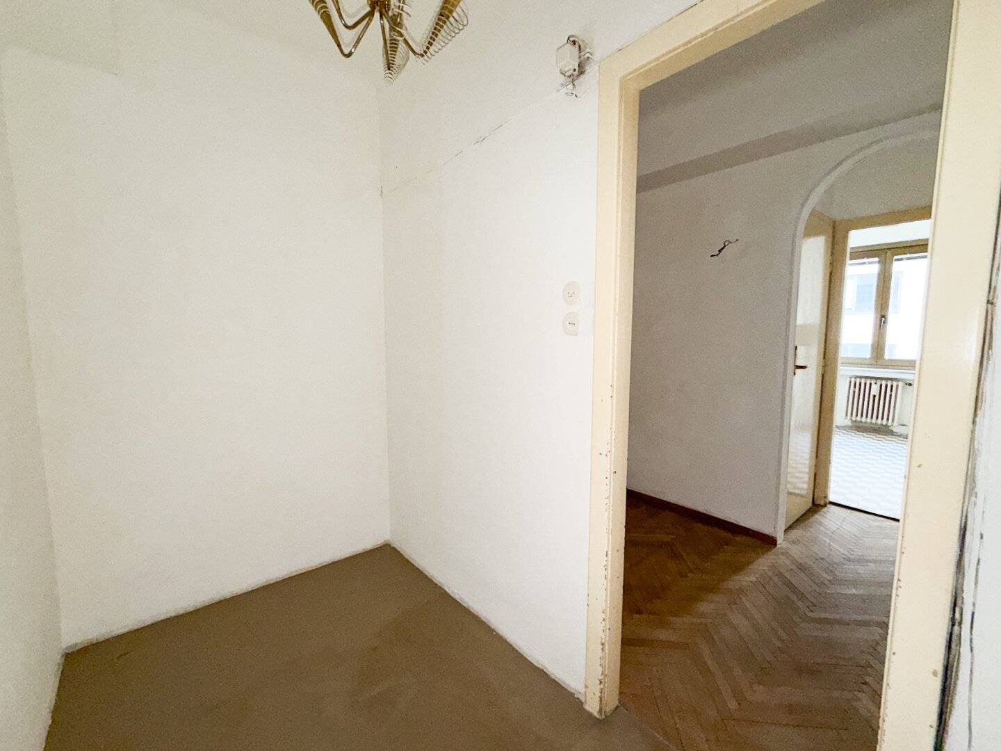 Wohnung nahe der Staatsoper mit Potenzial