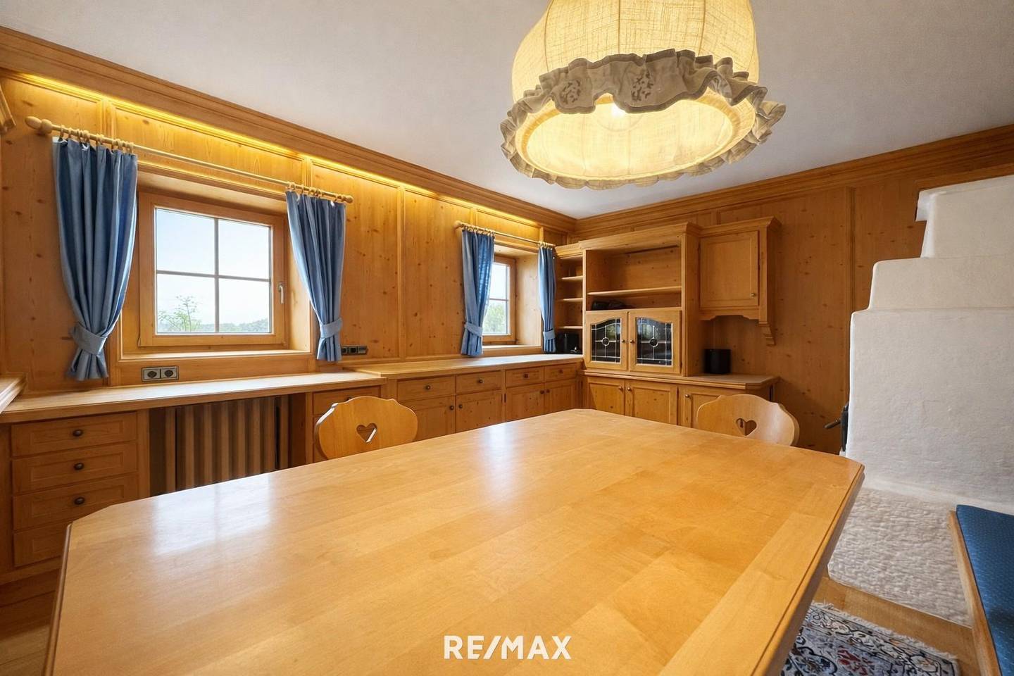 Centrally located apartment with terrace and garden
