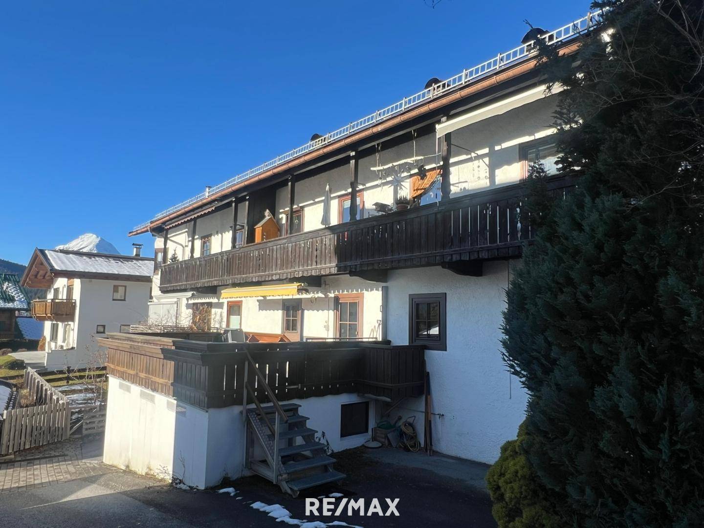Centrally located apartment with terrace and garden