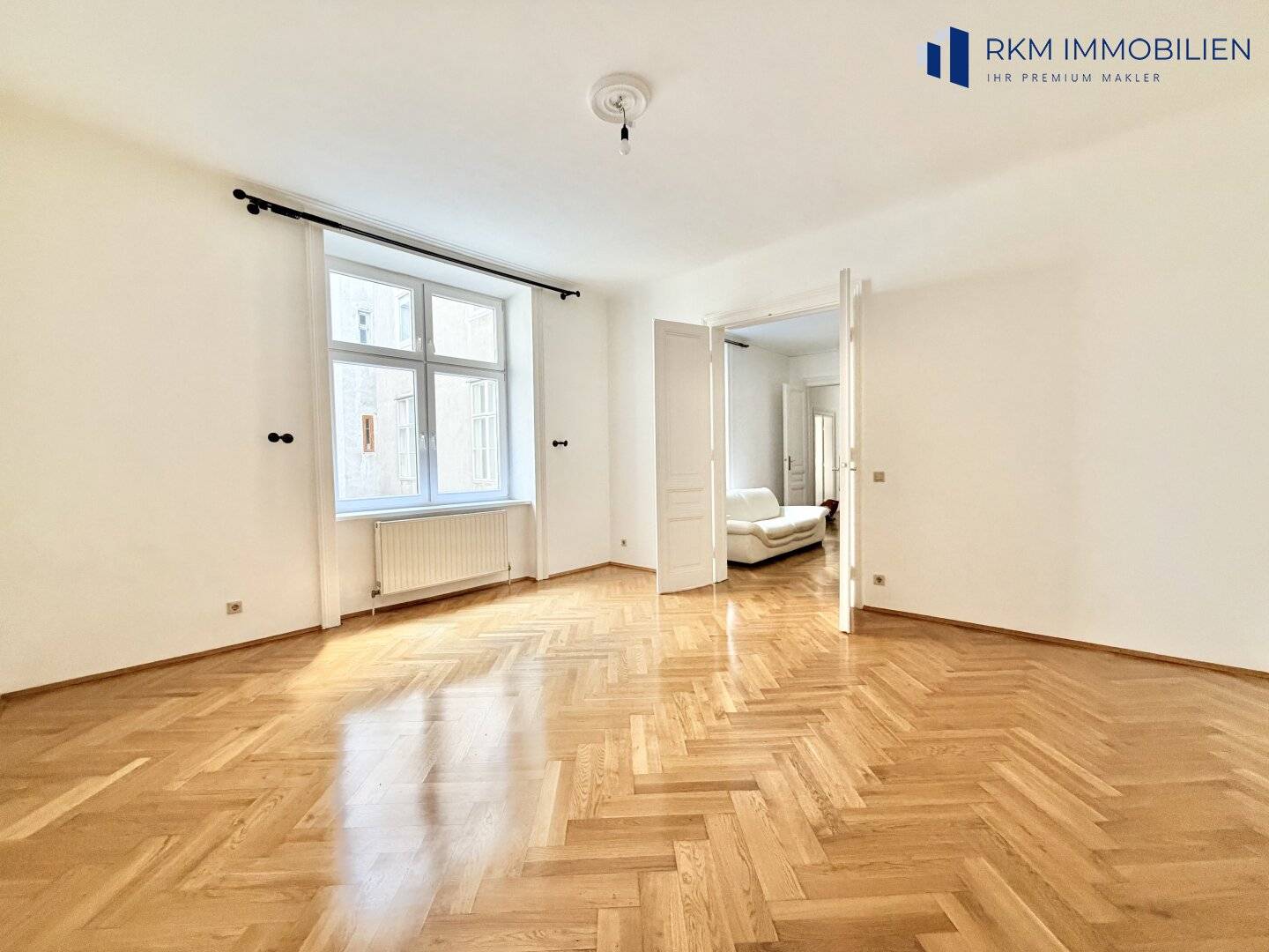 Apartment in old building near Belvedere Palace