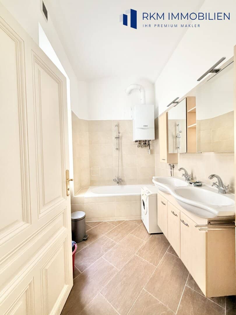 Apartment in old building near Belvedere Palace
