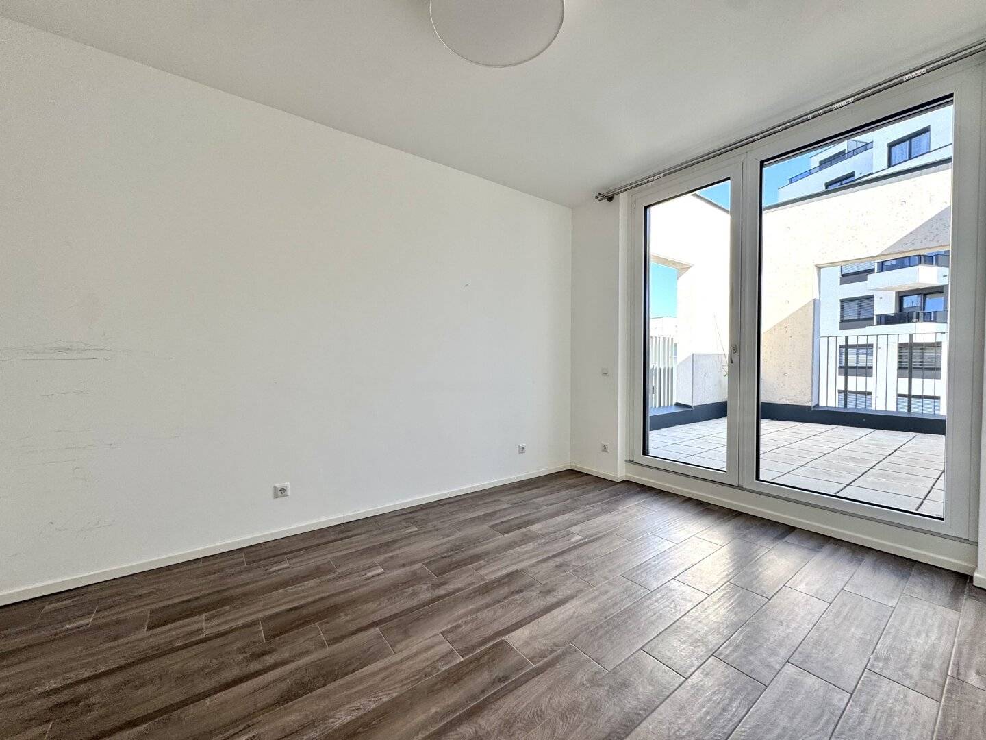 3-room near Central Station