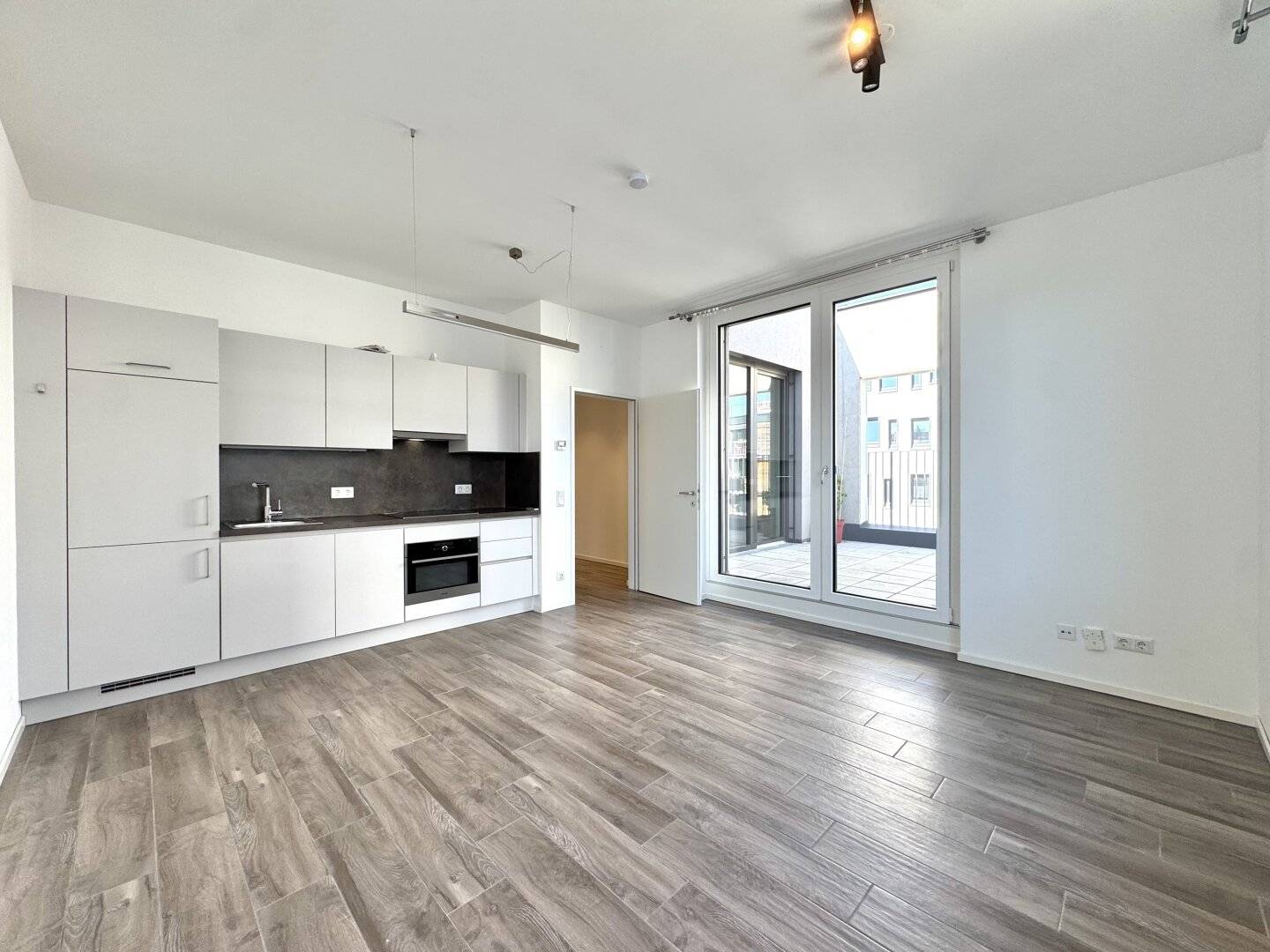 3-room near Central Station
