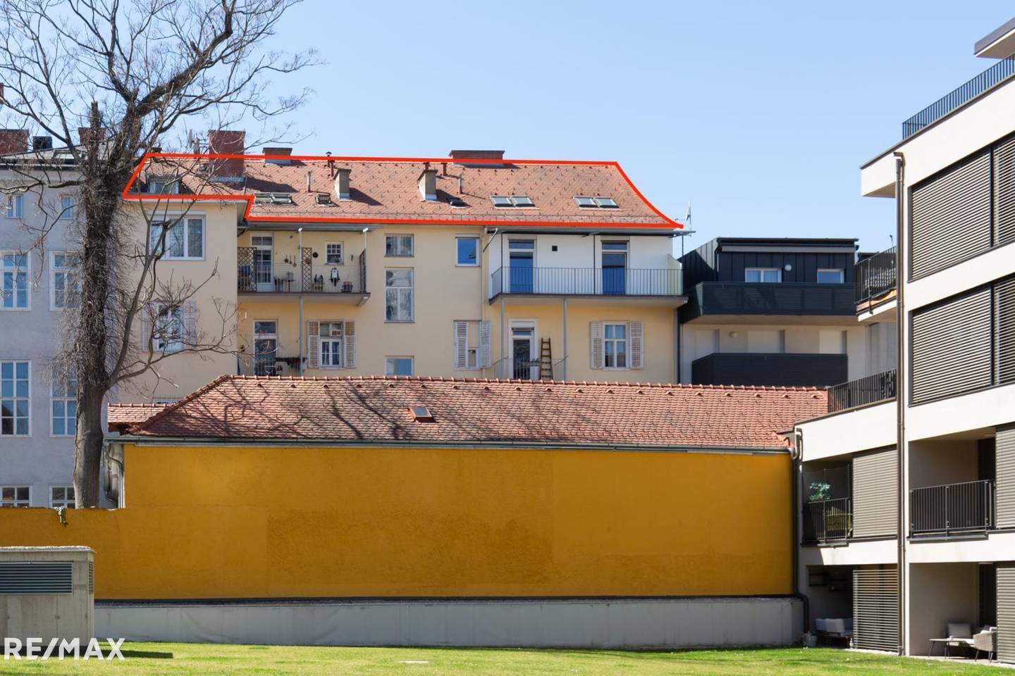 Spacious apartment in the city center near City Park