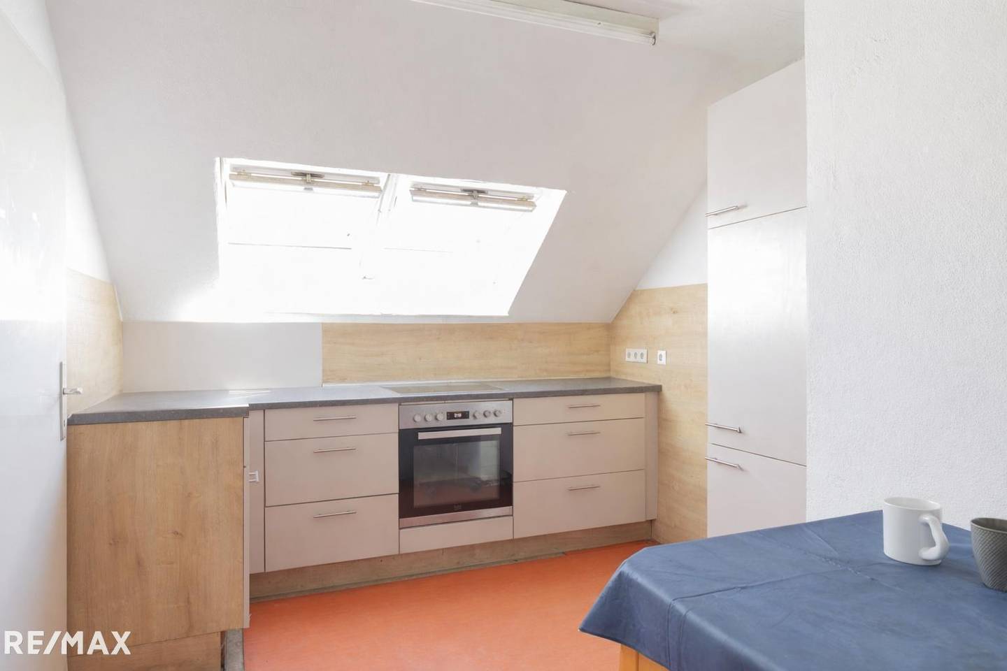 Spacious apartment in the city center near City Park