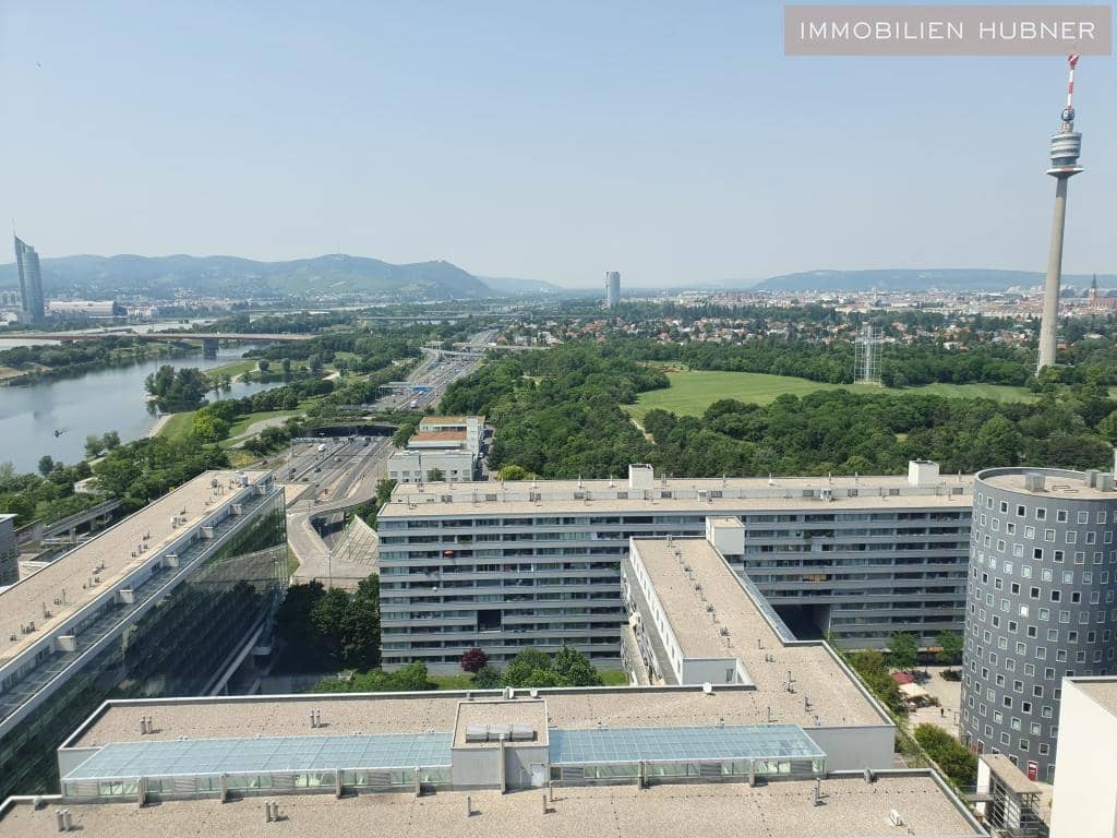 Apartment with elevator, barrier free access and air conditioning for flexible use