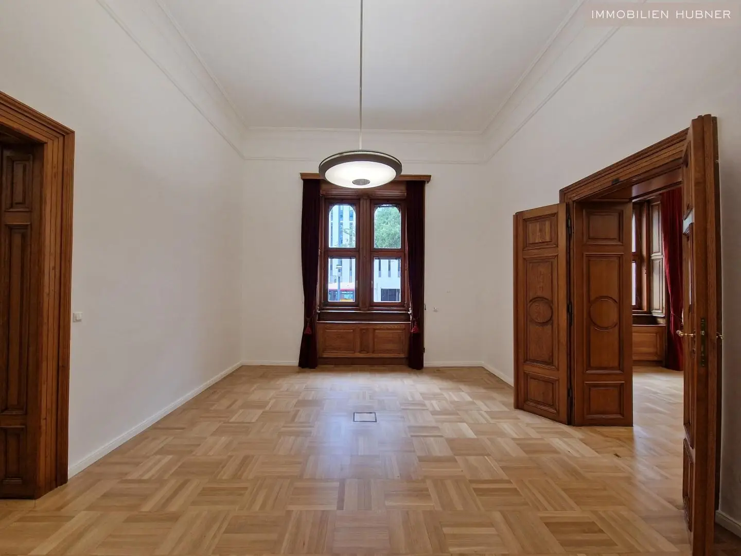 Stilvolle Altbauwohnung nahe Schottenring mit Garage