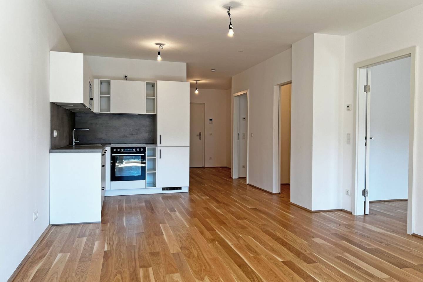Neuwertige Wohnung mit Balkon im Ortszentrum