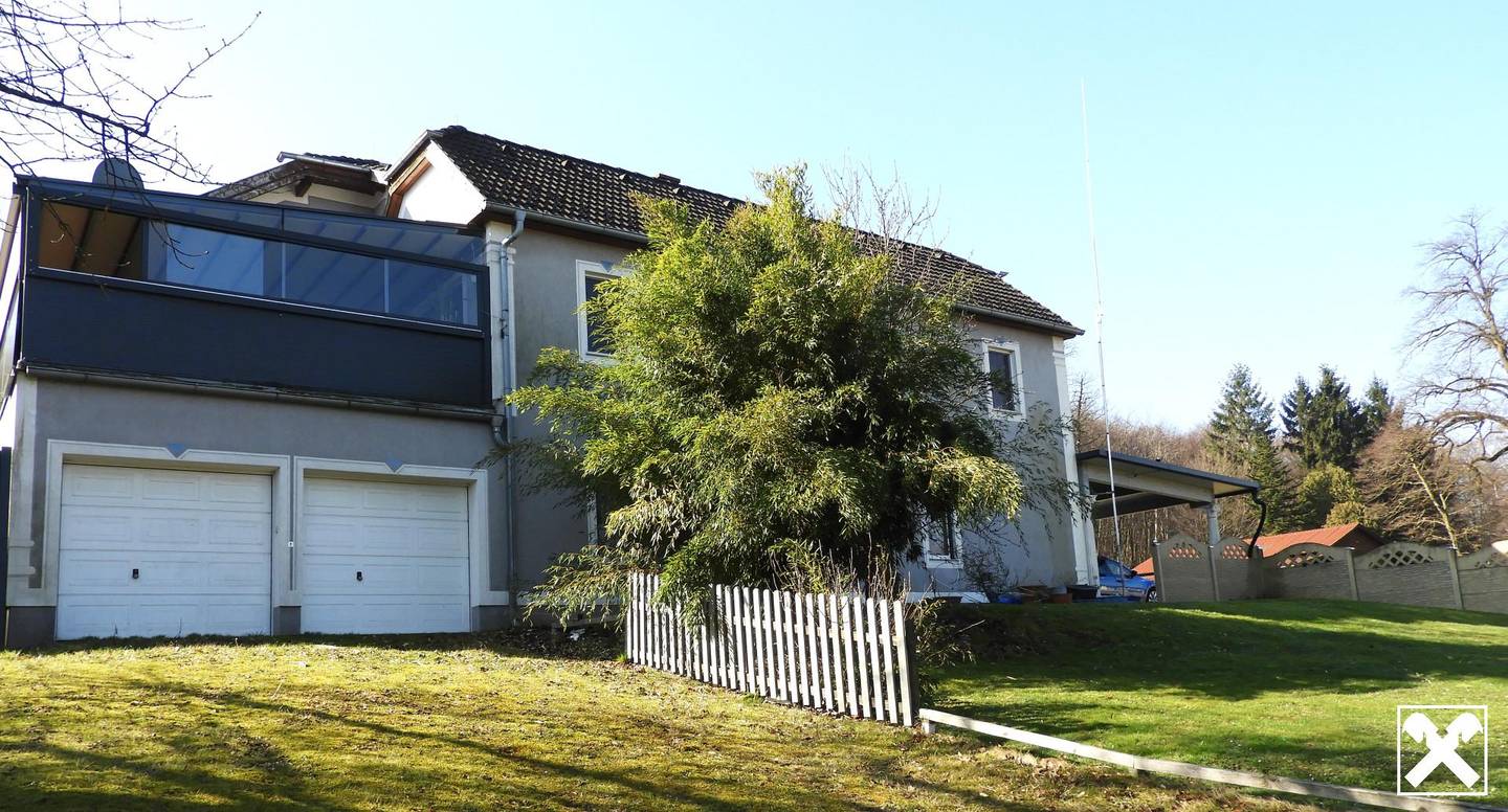 Wohnhaus mit 2 Einheiten, 159m², Garten