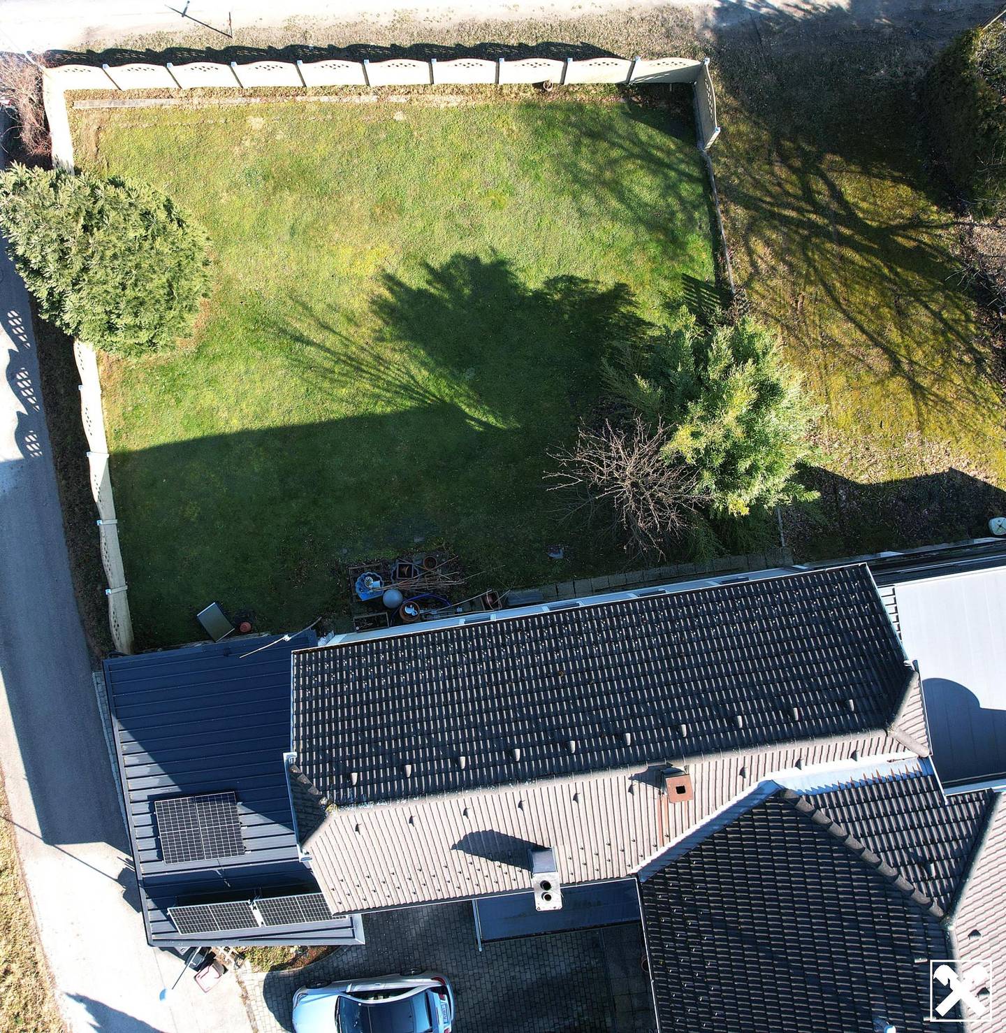 Wohnhaus mit 2 Einheiten, 159m², Garten