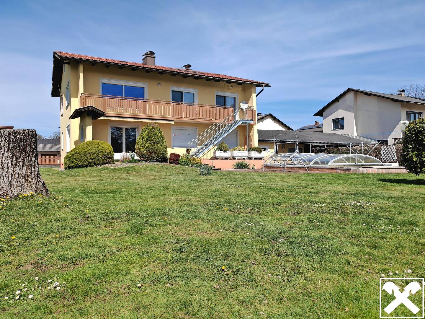 Zweifamilienhaus mit Pool und Garage in Klagenfurt-Hörtendorf