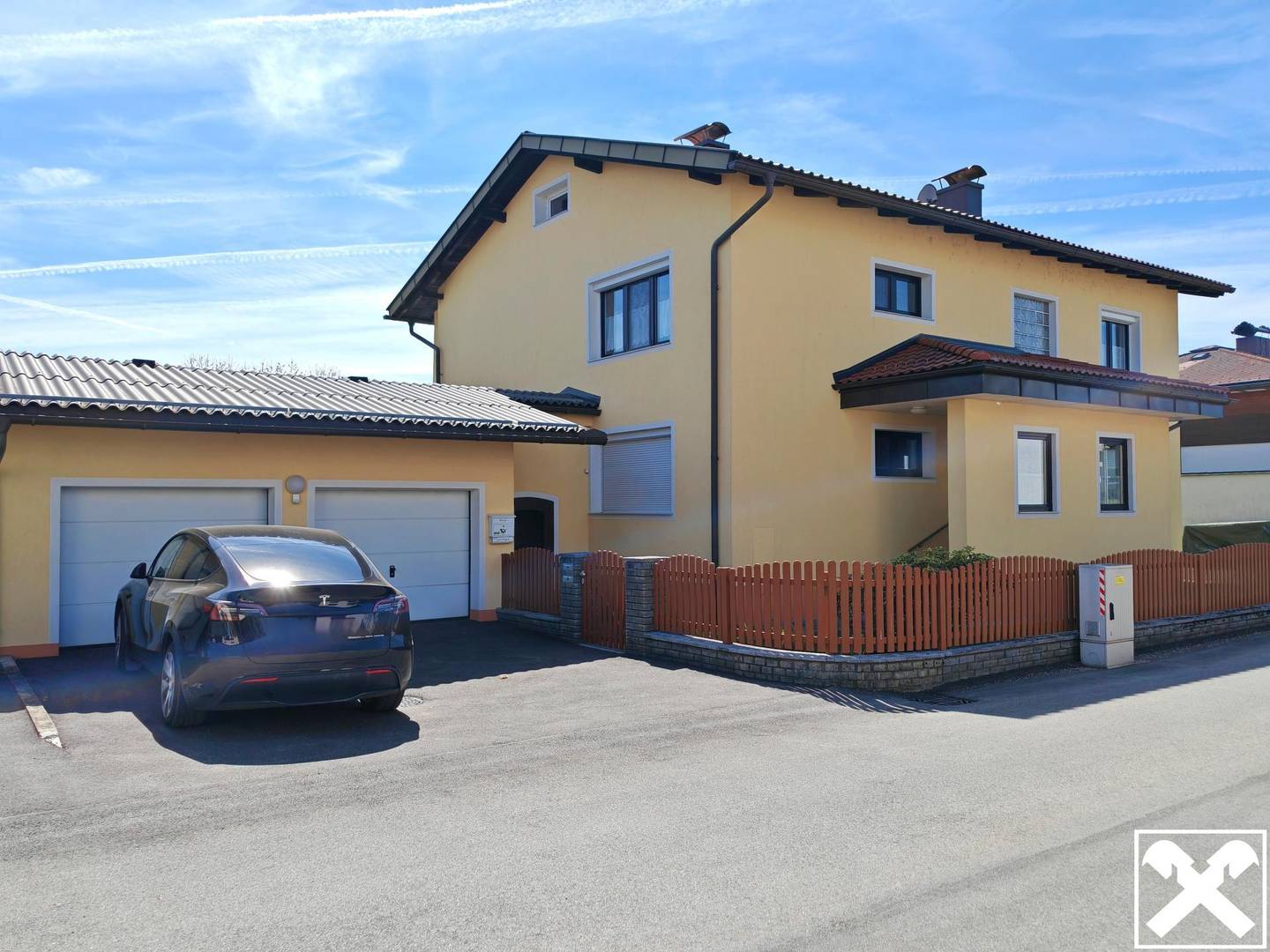 Zweifamilienhaus mit Pool und Garage in Klagenfurt-Hörtendorf