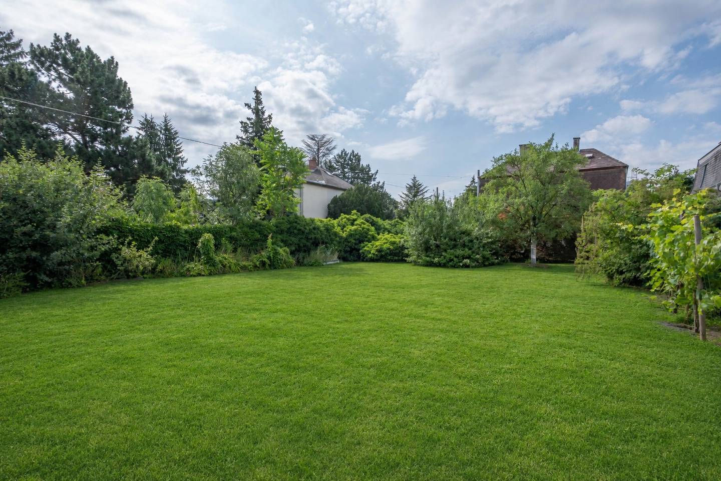 Century Home w/ Garden in Liesing