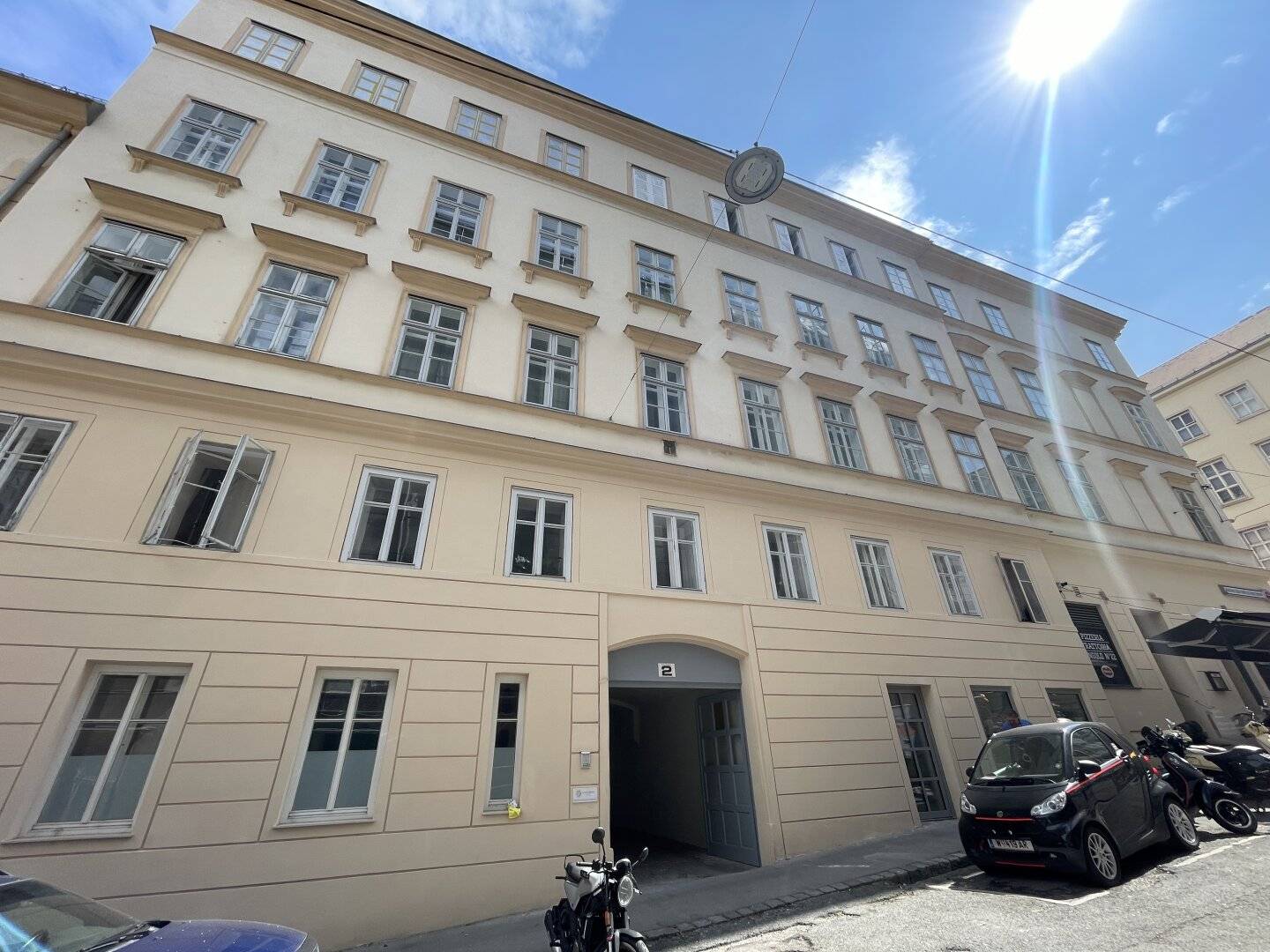 Stilvolle Altbauwohnung mit 5 Zimmern im Herzen von Wien-Währing