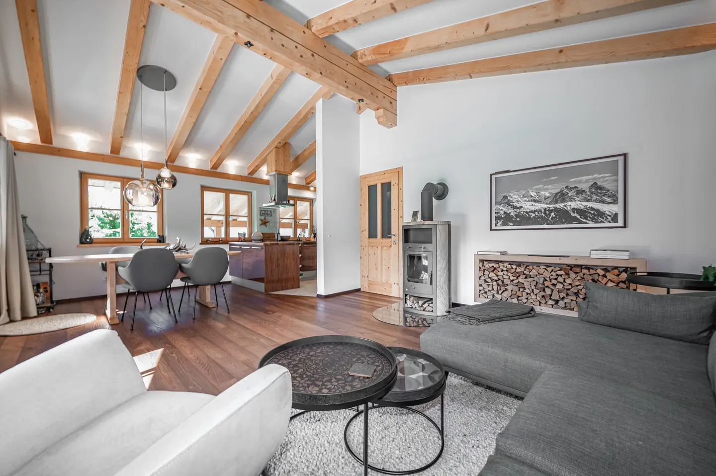Penthouse with panoramic view and terrace in Kochau
