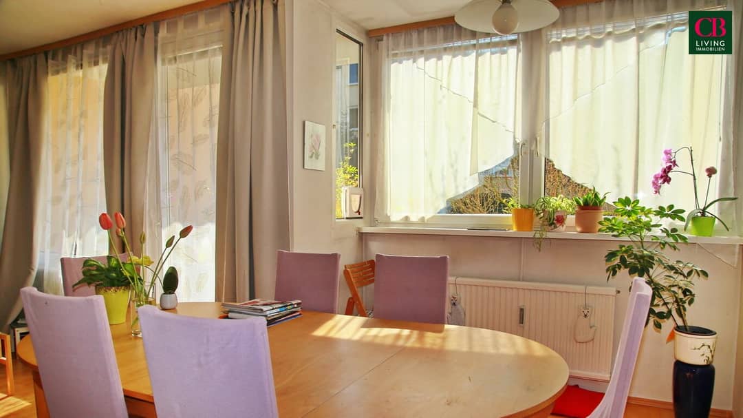 Sunny 3-room apartment with loggia
