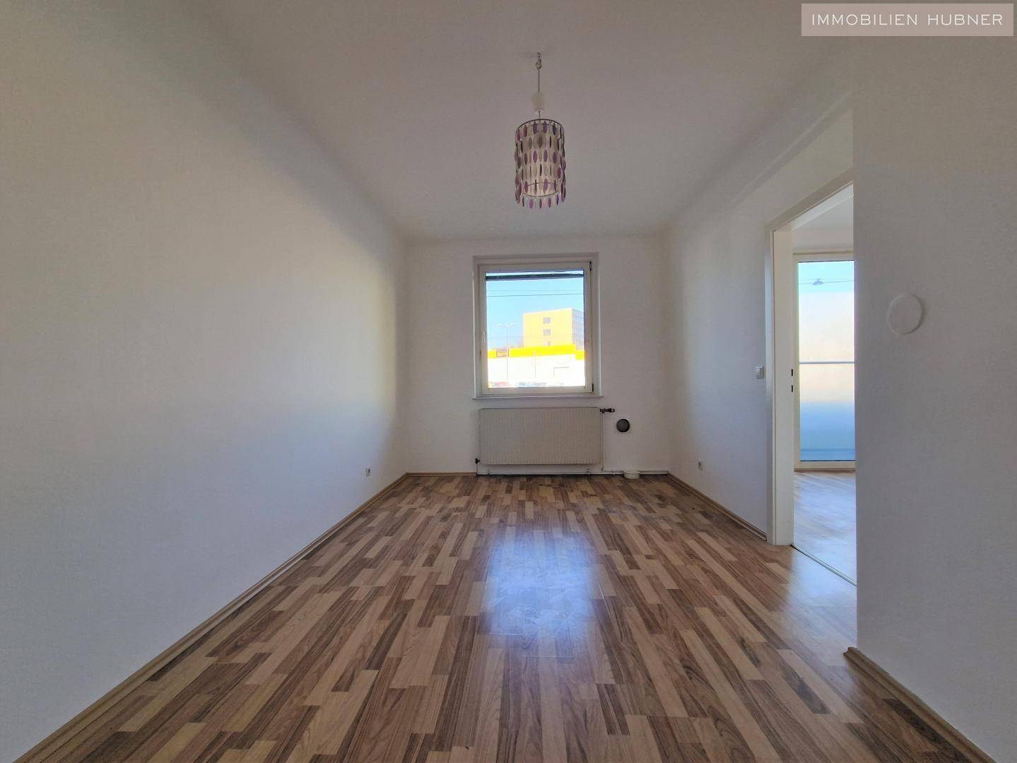 Apartment with large loggia near U6