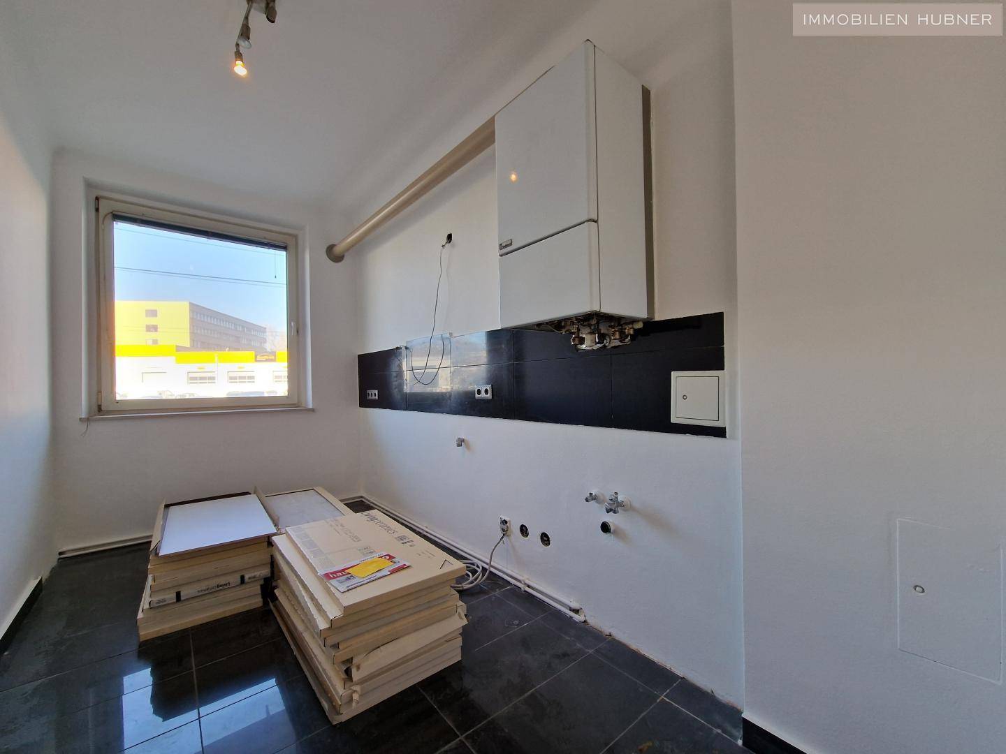 Apartment with large loggia near U6