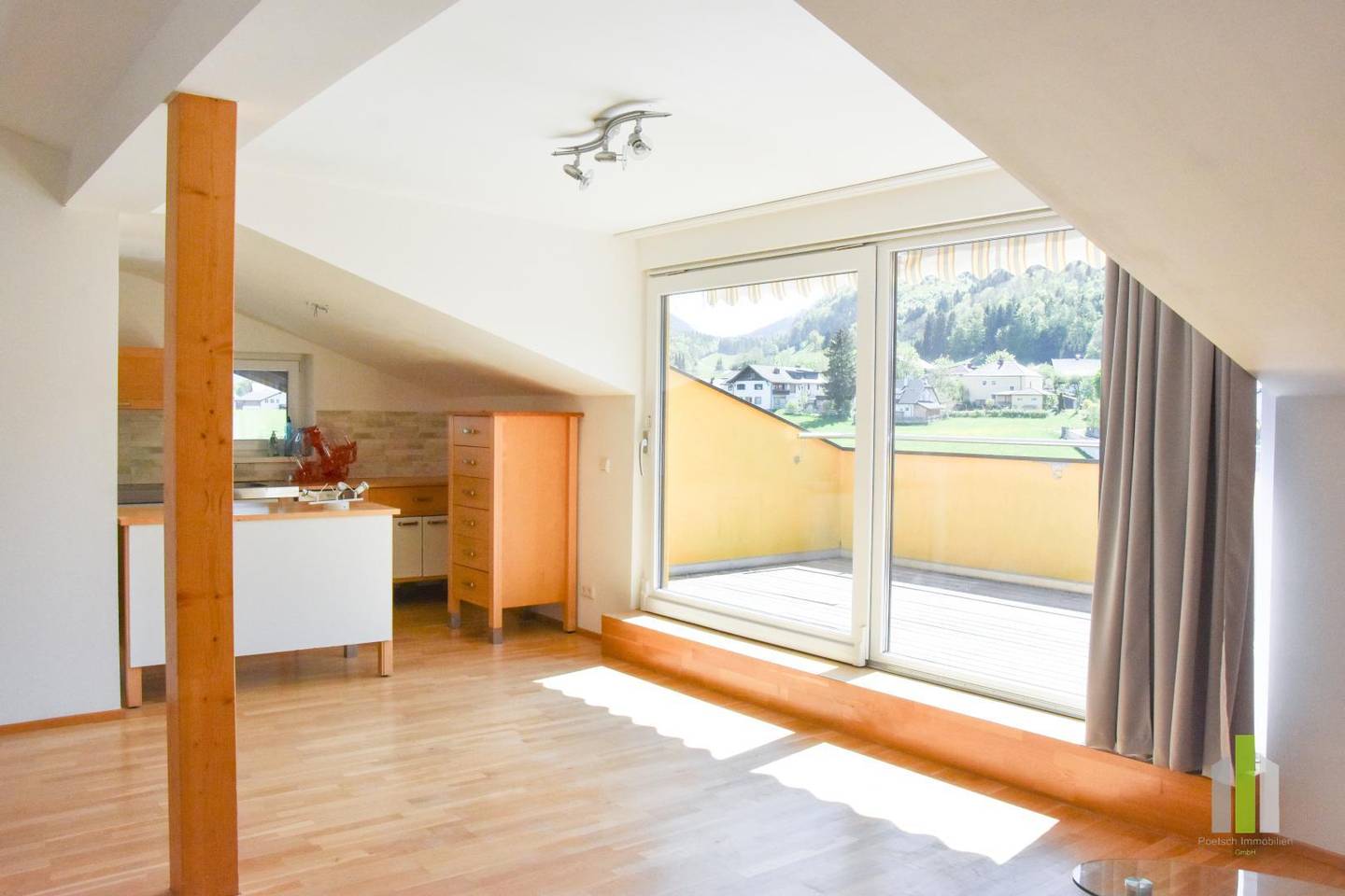 Dachgeschosswohnung mit Terrasse ruhige zentrale Lage