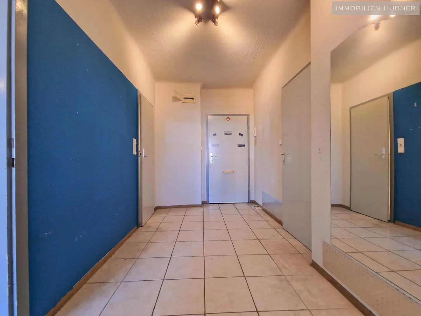 Geräumige Wohnung mit großer Loggia in U6 Nähe