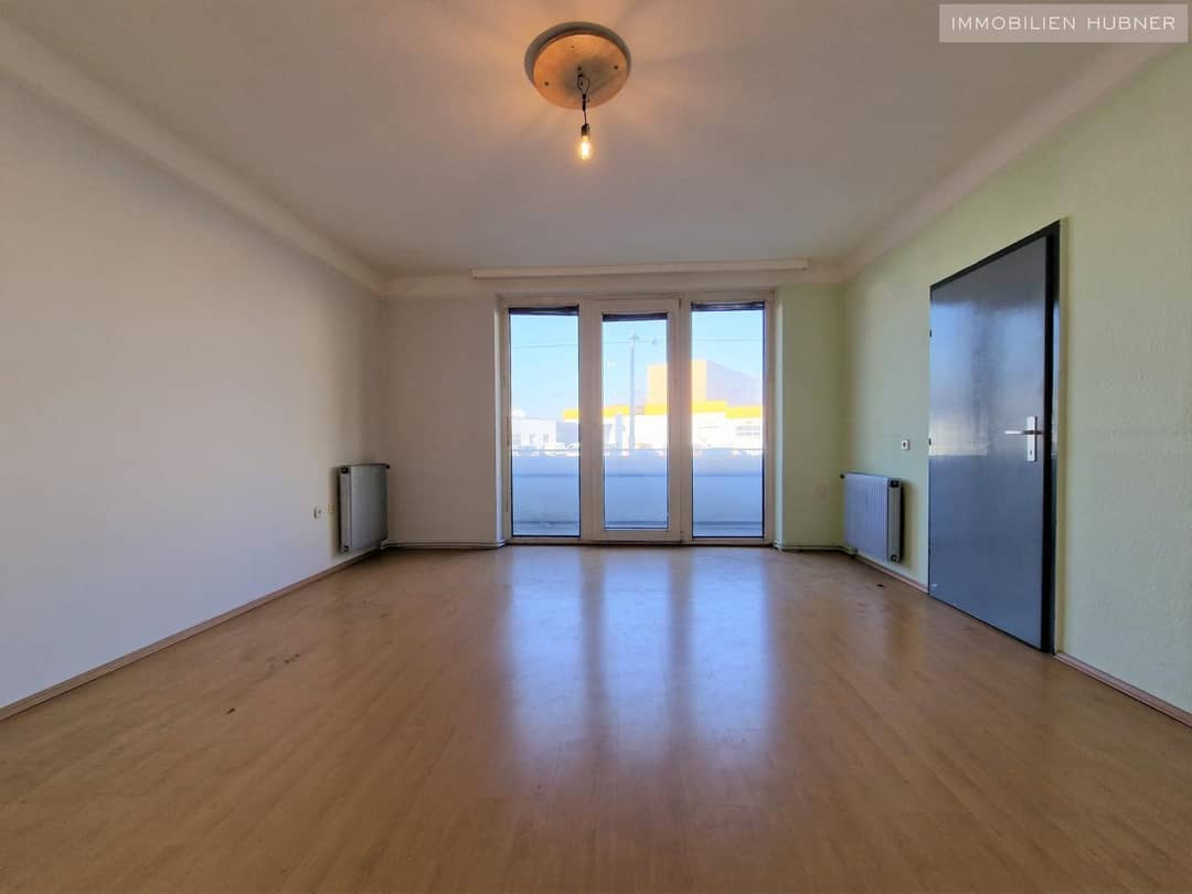 Wohnung mit großer Loggia nahe U6