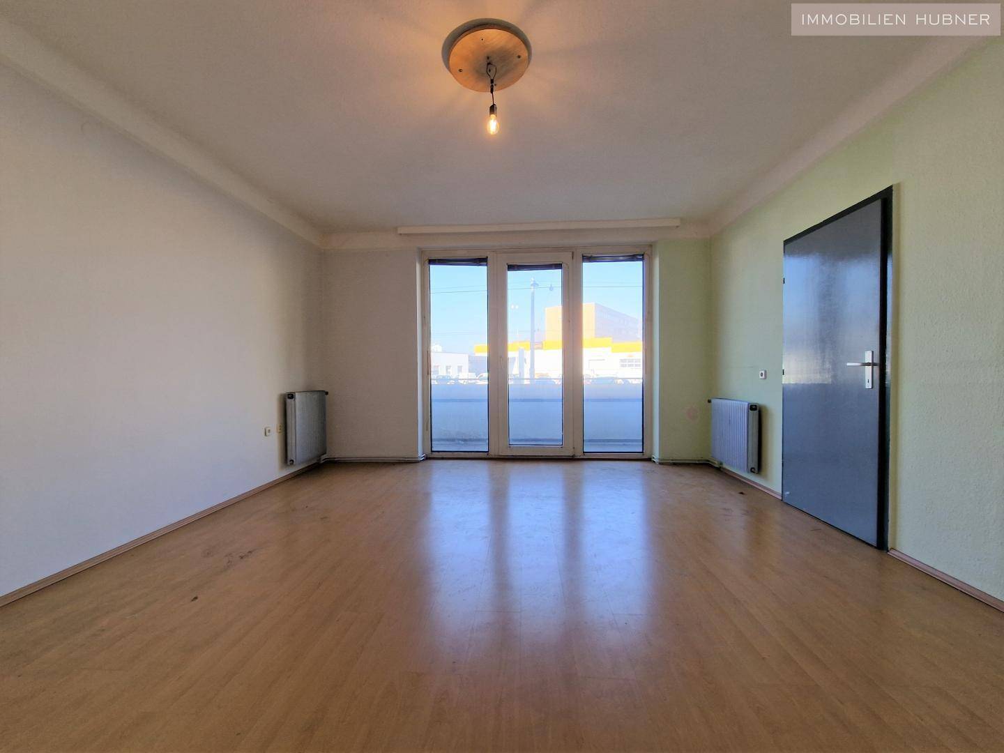 Apartment with large loggia near U6