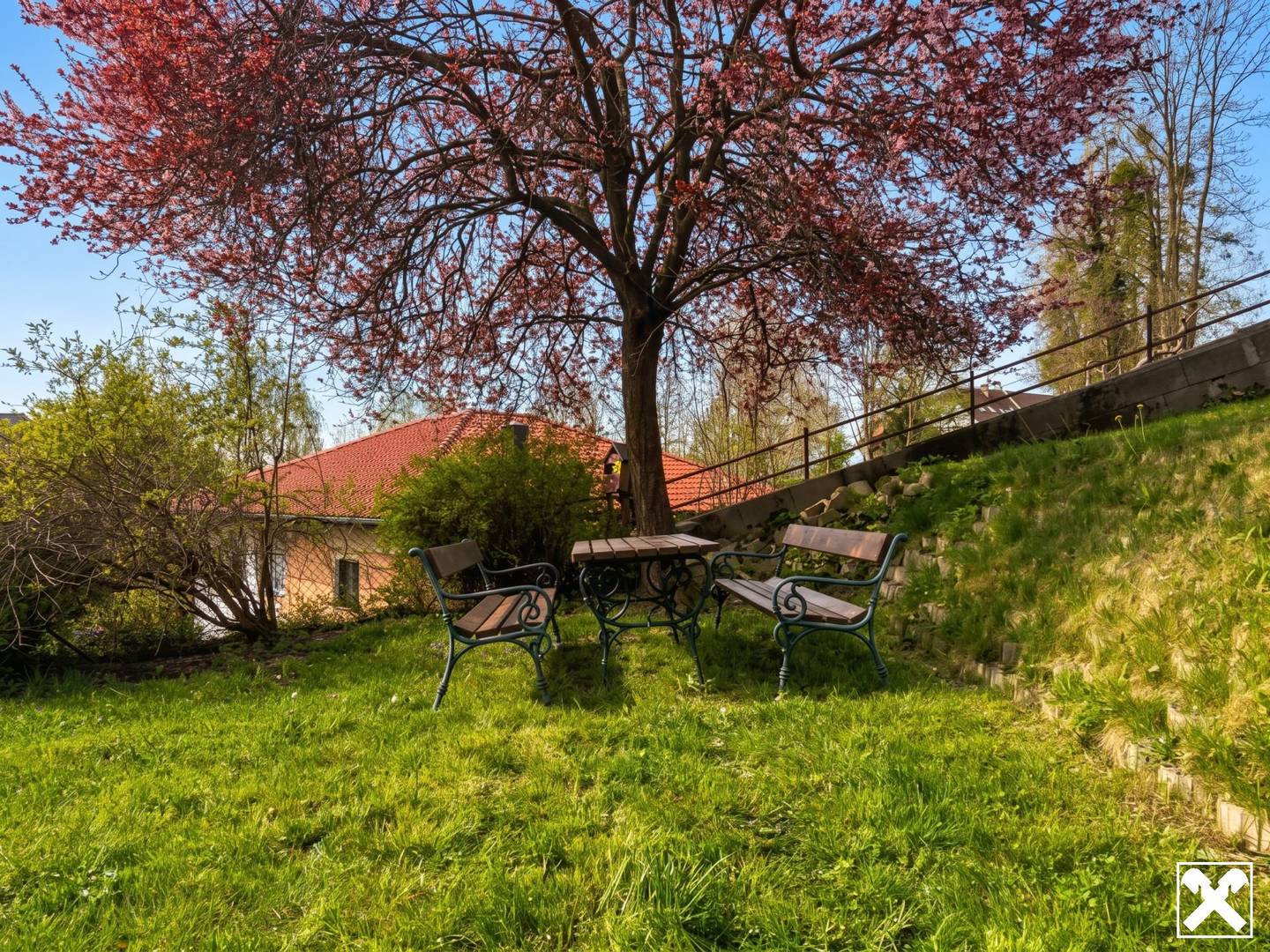 Energieautarke Wohnung frisch saniert mit Weinkeller