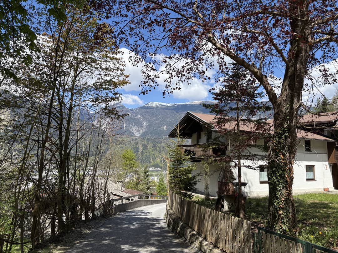 Knappenhaus mit viel Grund (teilbar)