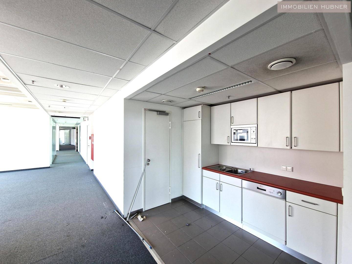 Moderne Bürofläche im SATURN -TOWER