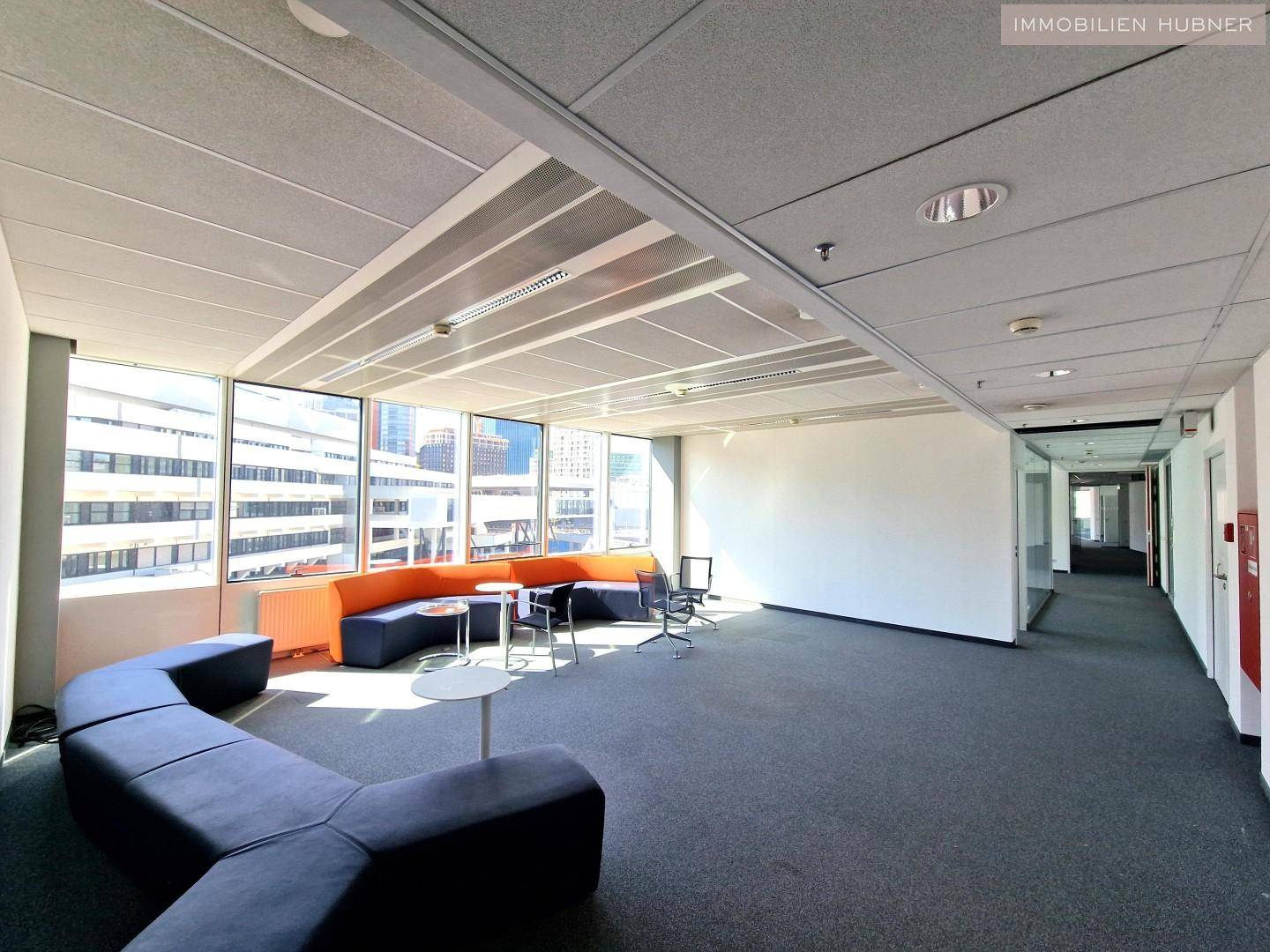 Moderne Bürofläche im SATURN -TOWER