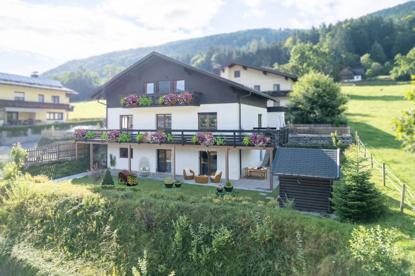 Exclusive living at Lake Ossiach with lake access