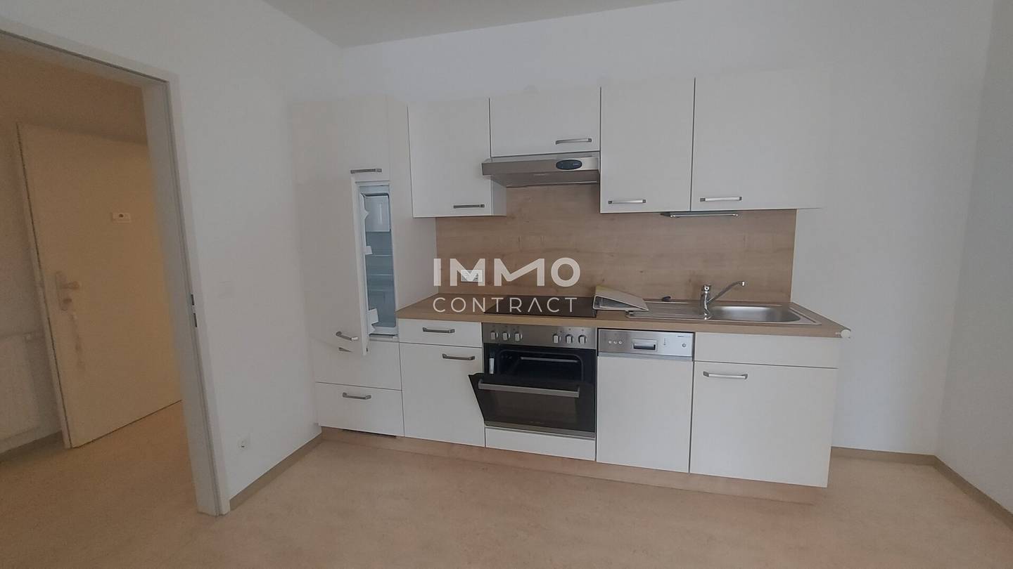 Top floor apartment with elevator and parking