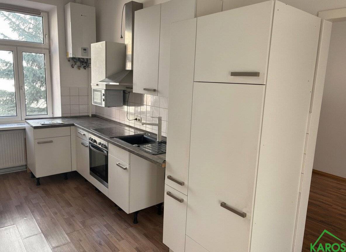 Altbau Wohnung mit Einbauküche