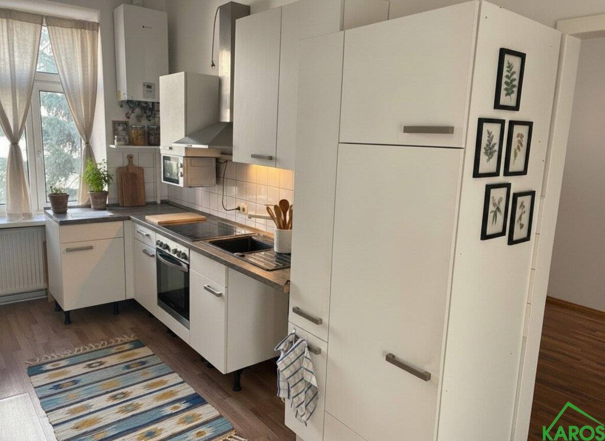 Altbau Wohnung mit Einbauküche
