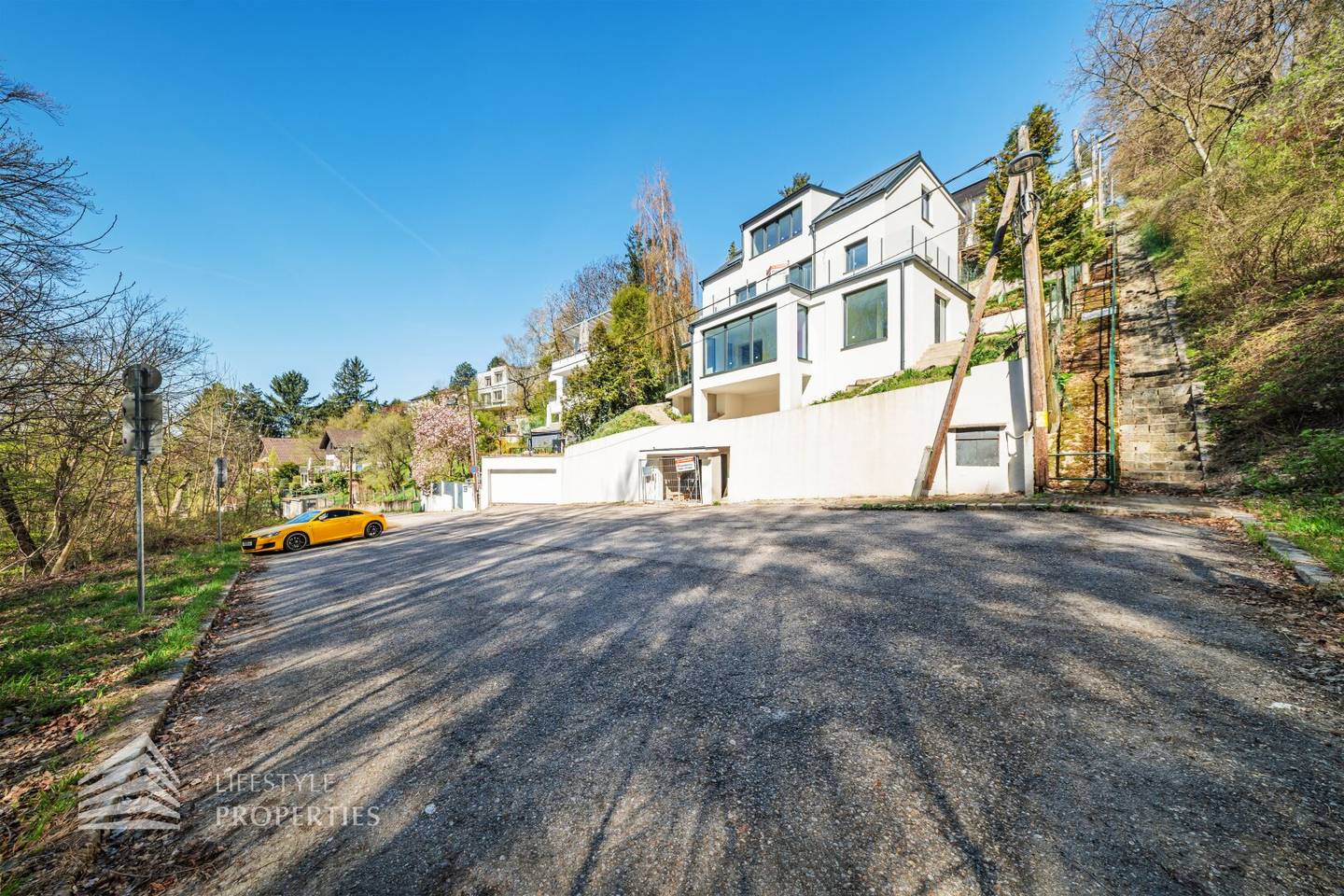 Modern SFH at forest edge Vienna 1140