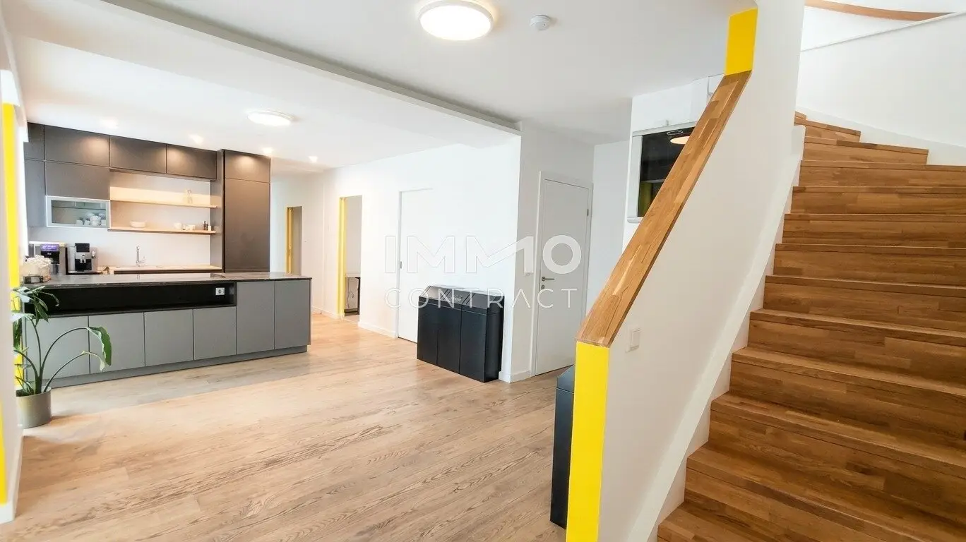 Apartment in quiet courtyard location near Reumannplatz with three terraces
