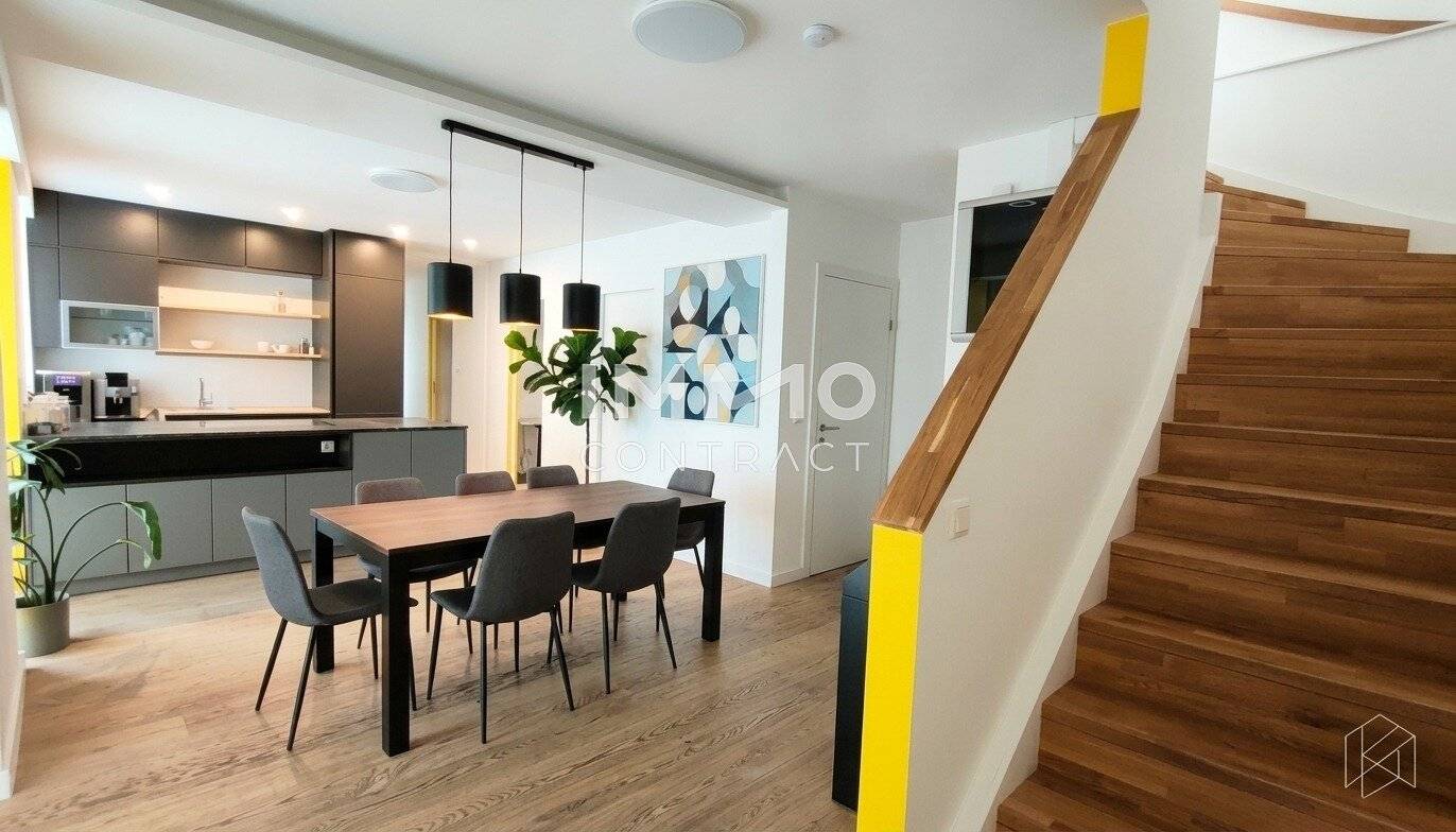 Apartment in quiet courtyard location near Reumannplatz with three terraces