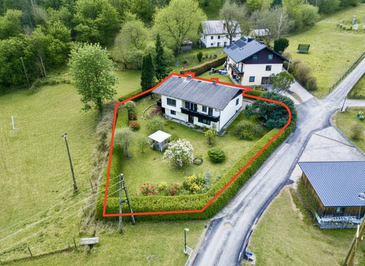 Viel Platz für Familie, Generationen oder Wohnen & Arbeiten – gepflegtes Haus in ruhiger Grünlage in Hüttenberg