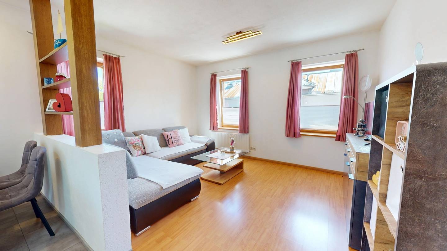 Apartment with winter garden and parking