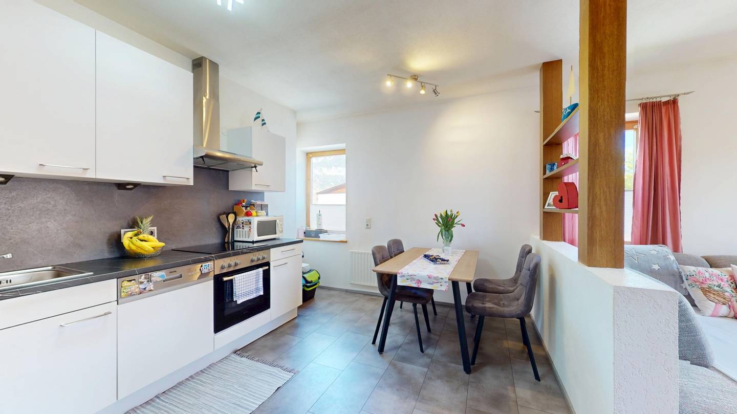 Apartment with winter garden and parking