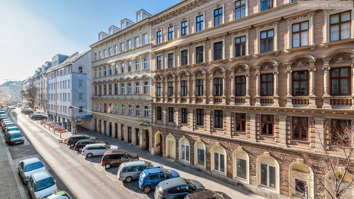 Stilvoll renovierte Wohnung mit Innenhof