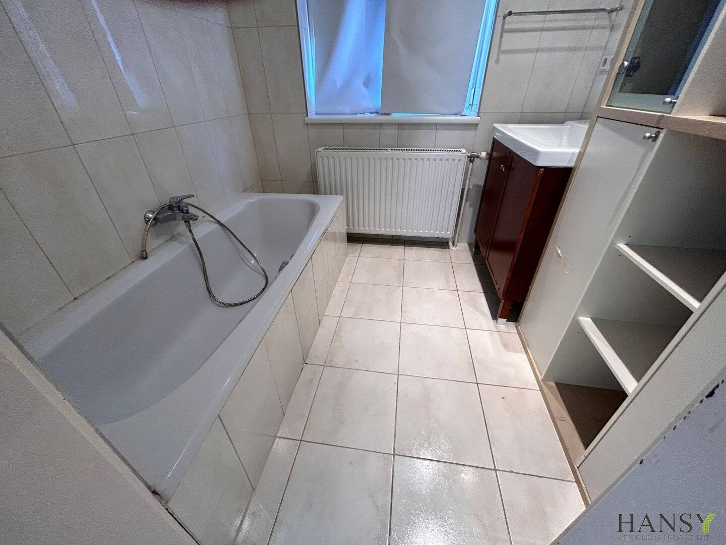 YIELD 6.1%: Investment building formerly a hotel with 5 apartments, 1 garden apartment and commercial unit PLUS development potential