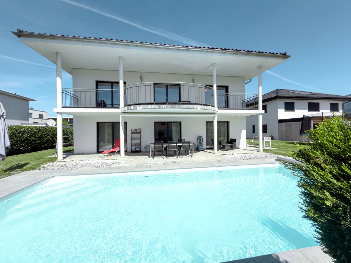 Einfamilienhaus mit Pool in Mäder